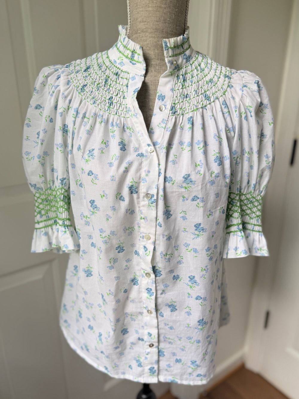 ANDION Spain Amelia Hand Smocked Short Sleeve Blouse Small Shirt Floral